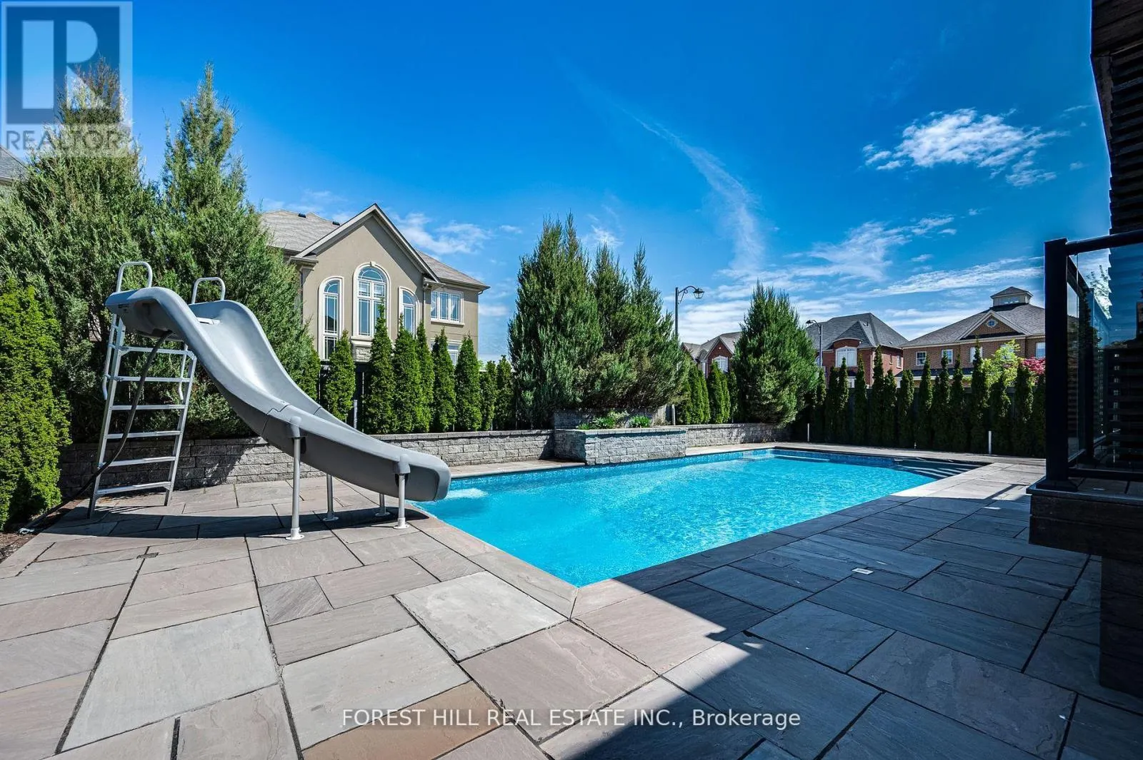 101 GLENHERON CRESCENT