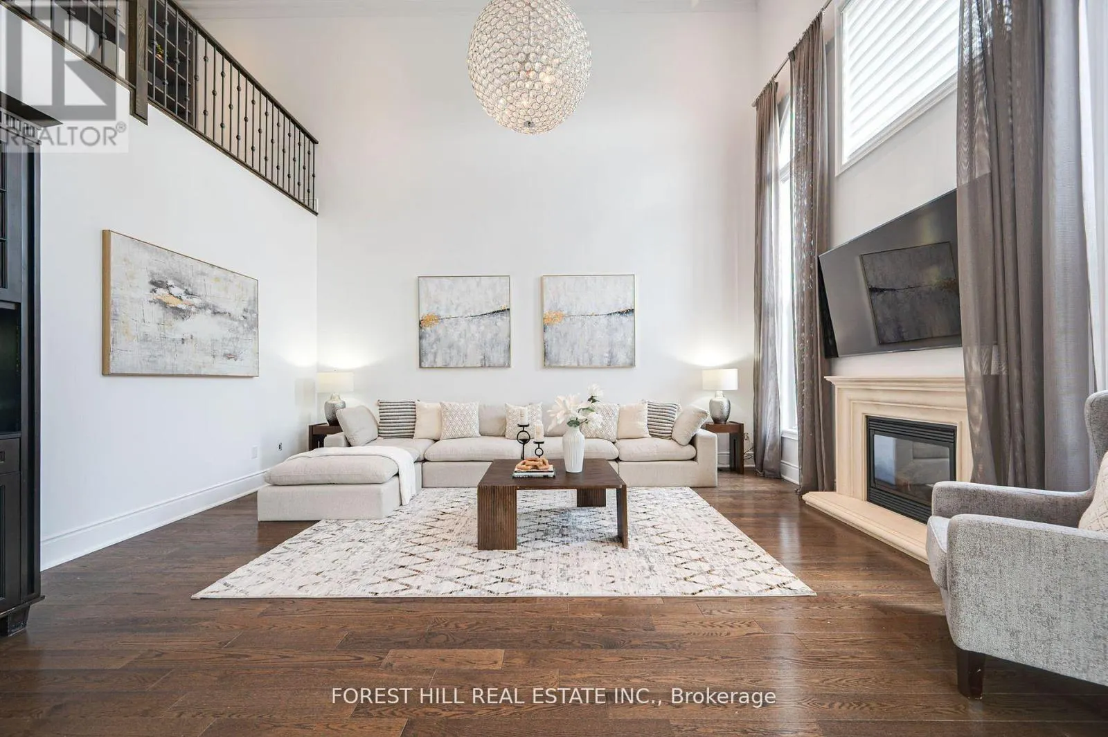 101 GLENHERON CRESCENT