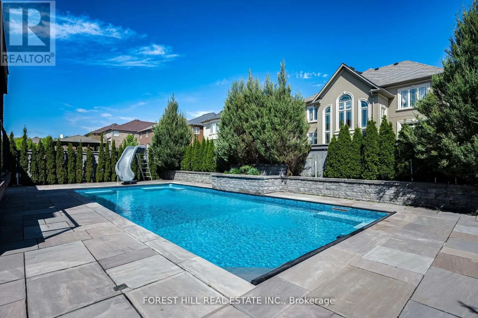 101 GLENHERON CRESCENT