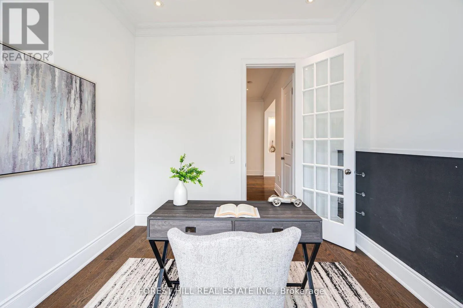 101 GLENHERON CRESCENT