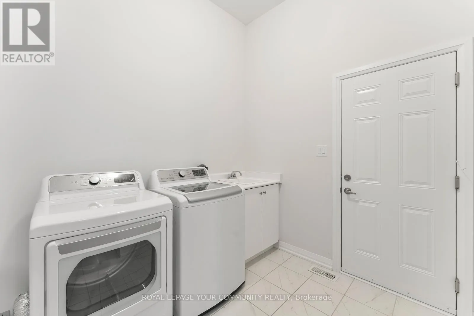 1583 STOVELL CRESCENT