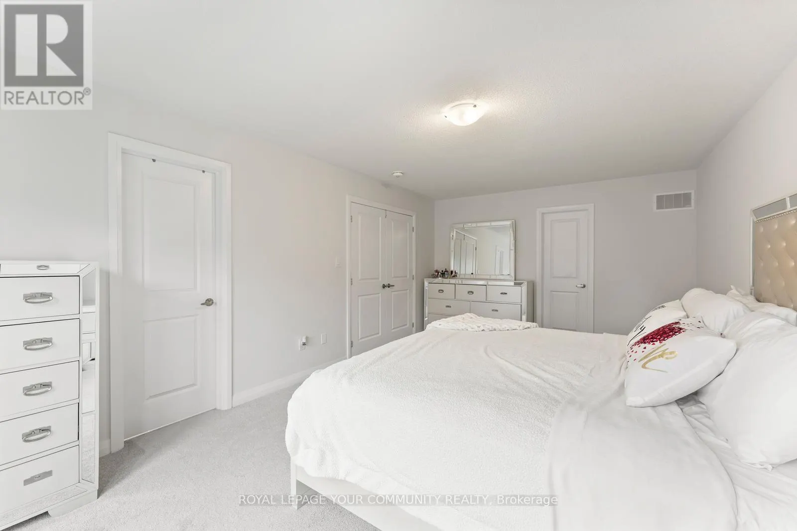1583 STOVELL CRESCENT