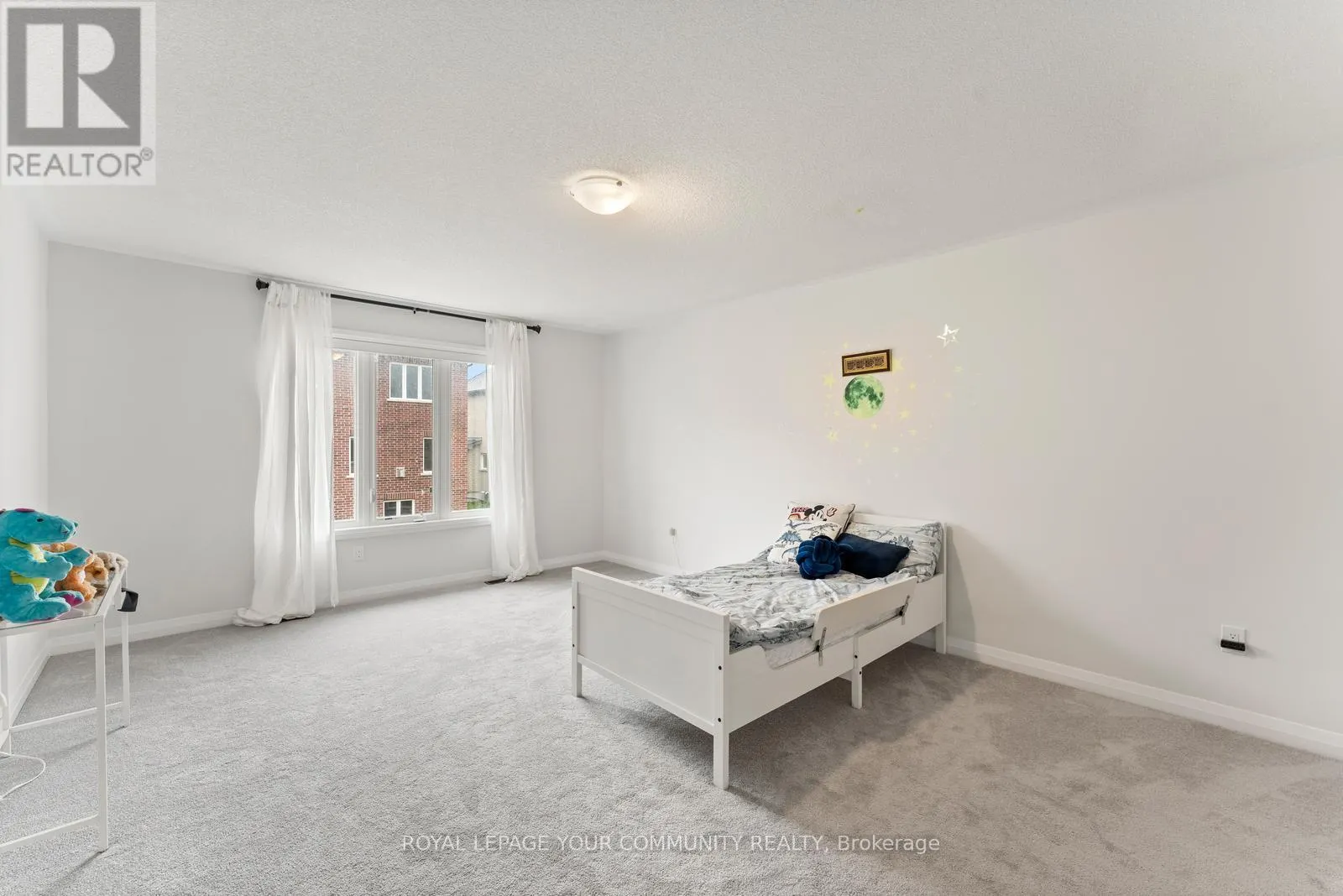 1583 STOVELL CRESCENT
