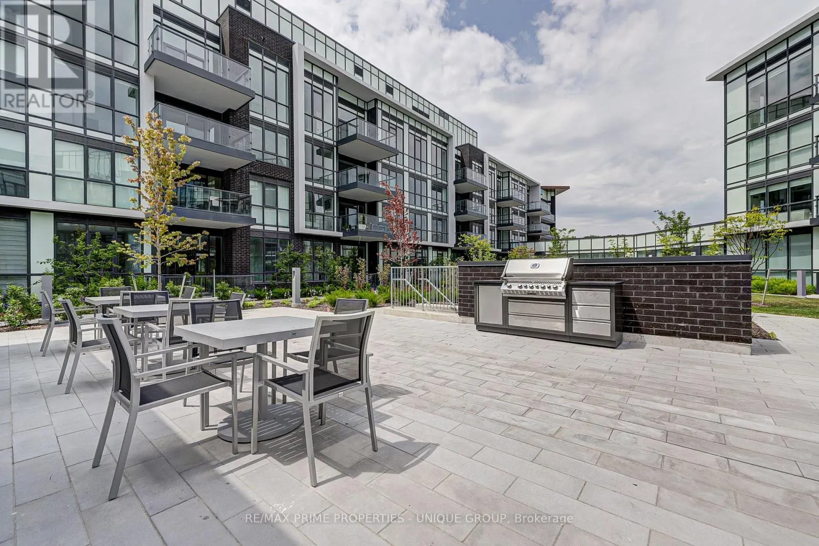 427 - 415 SEA RAY AVENUE