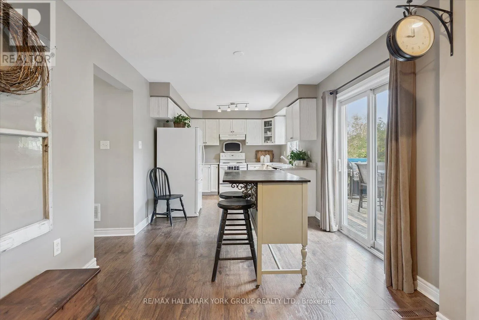 340 KING STREET E