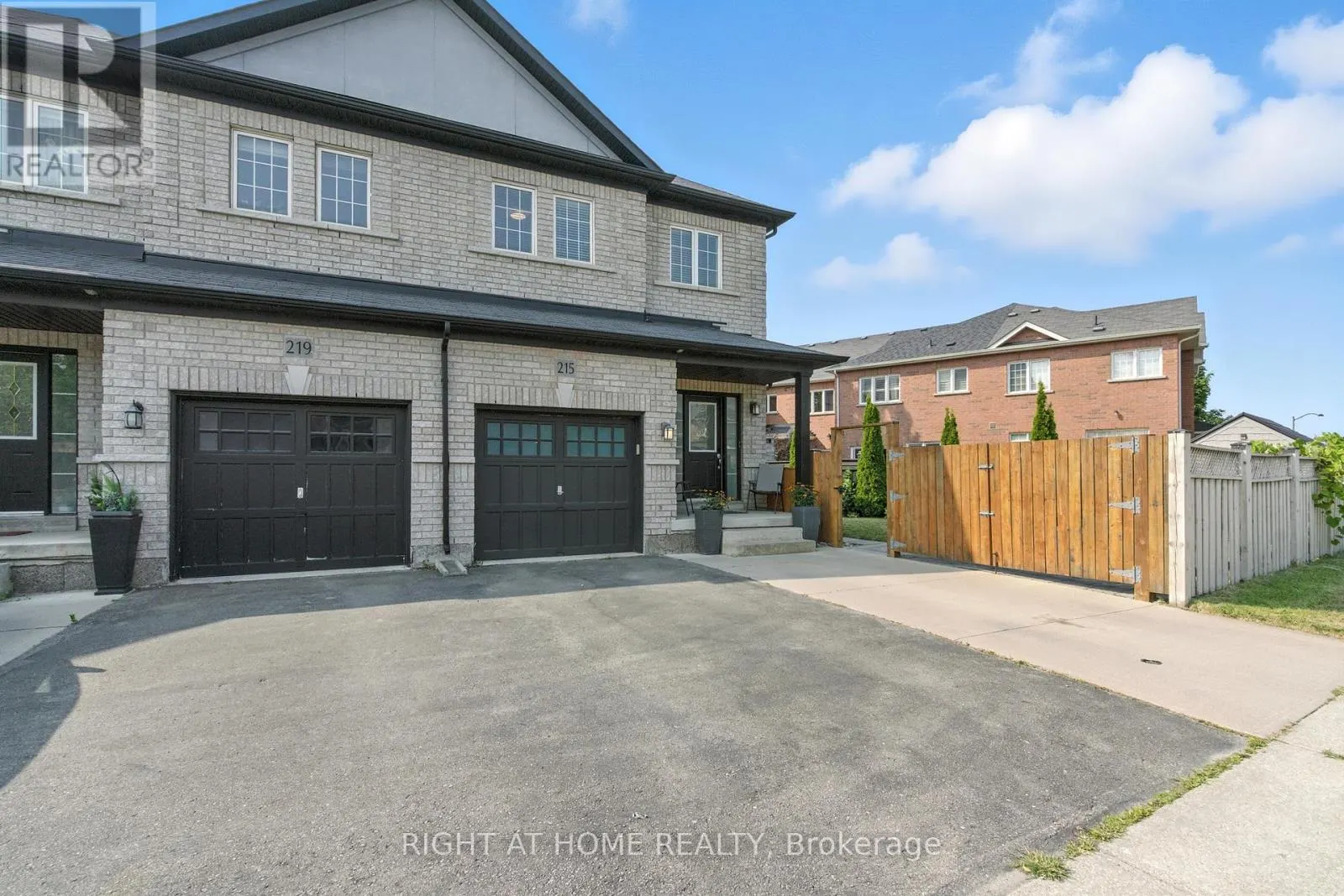 215 CANADA DRIVE