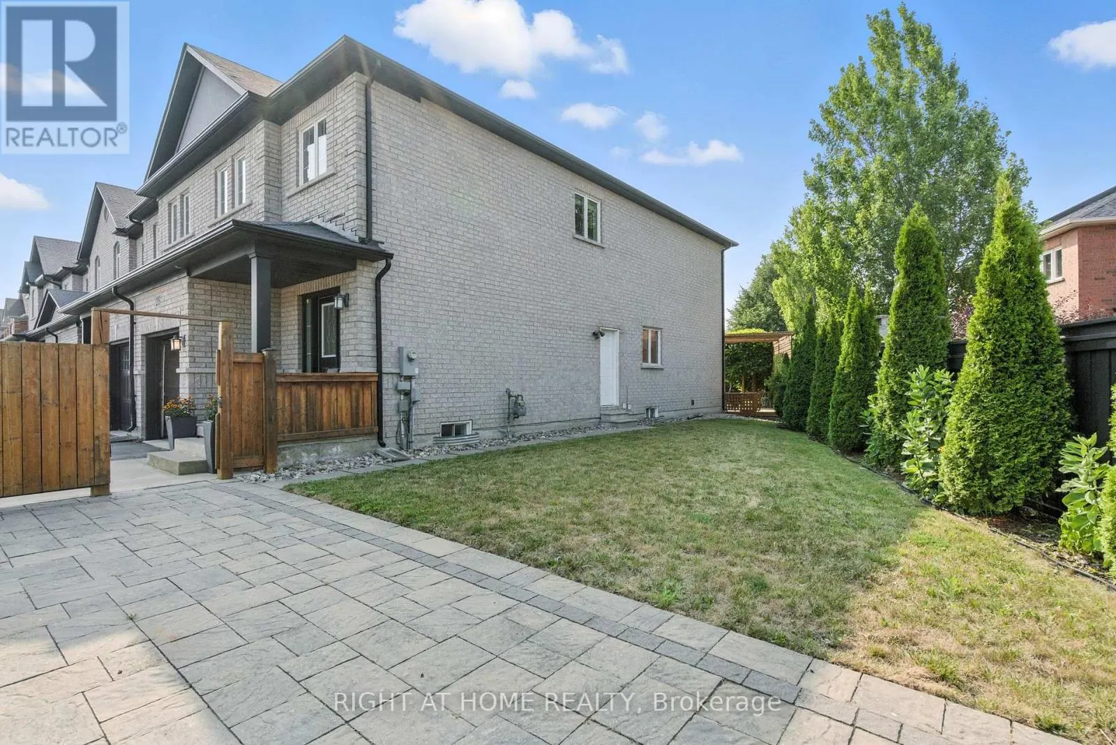 215 CANADA DRIVE