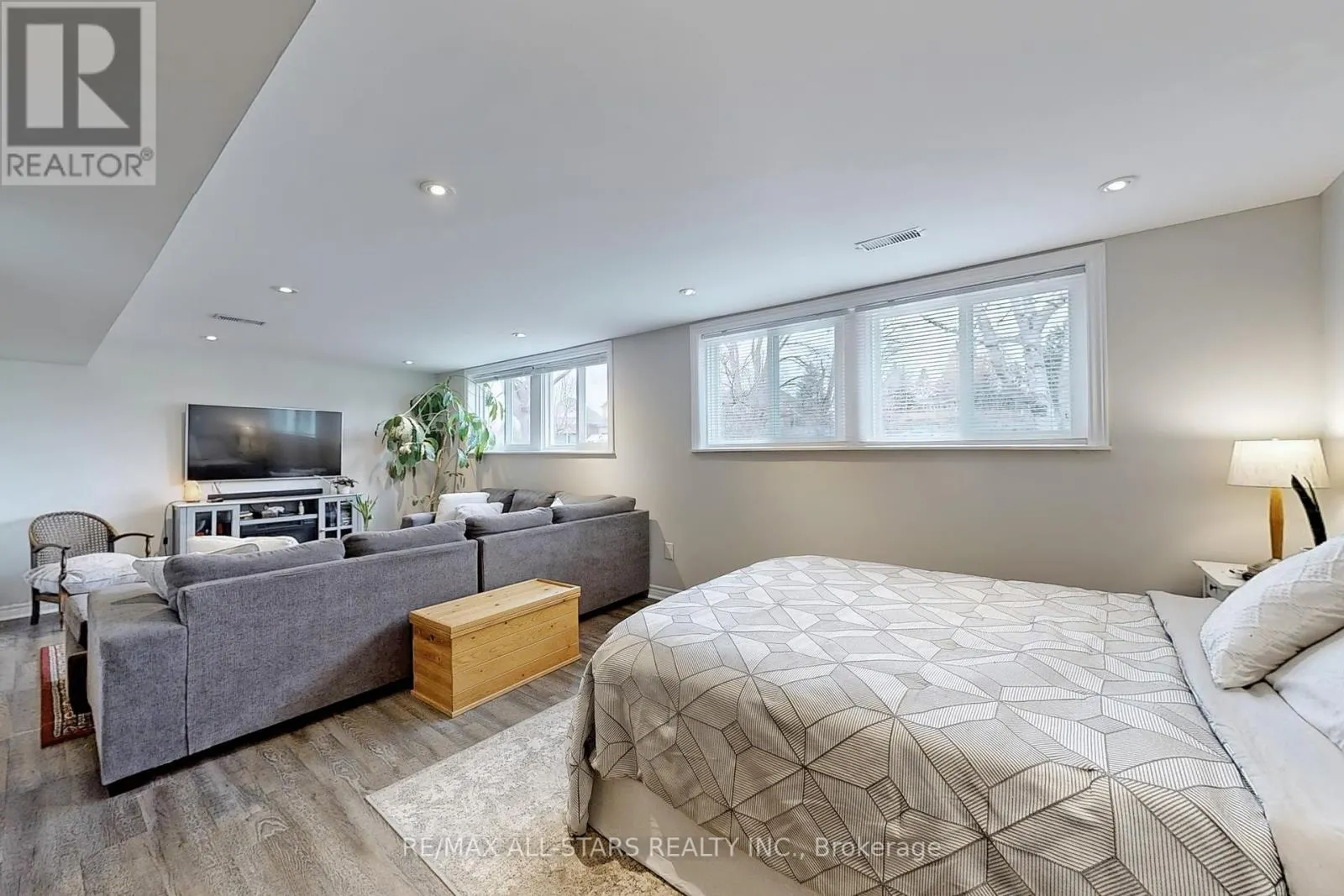 4 KIRTON COURT