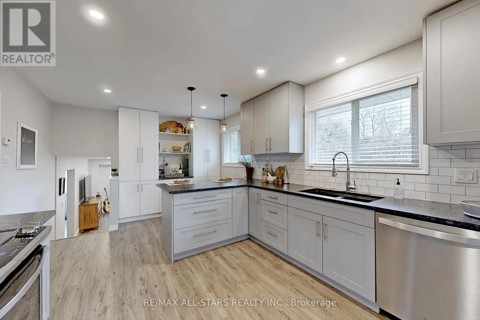 4 KIRTON COURT
