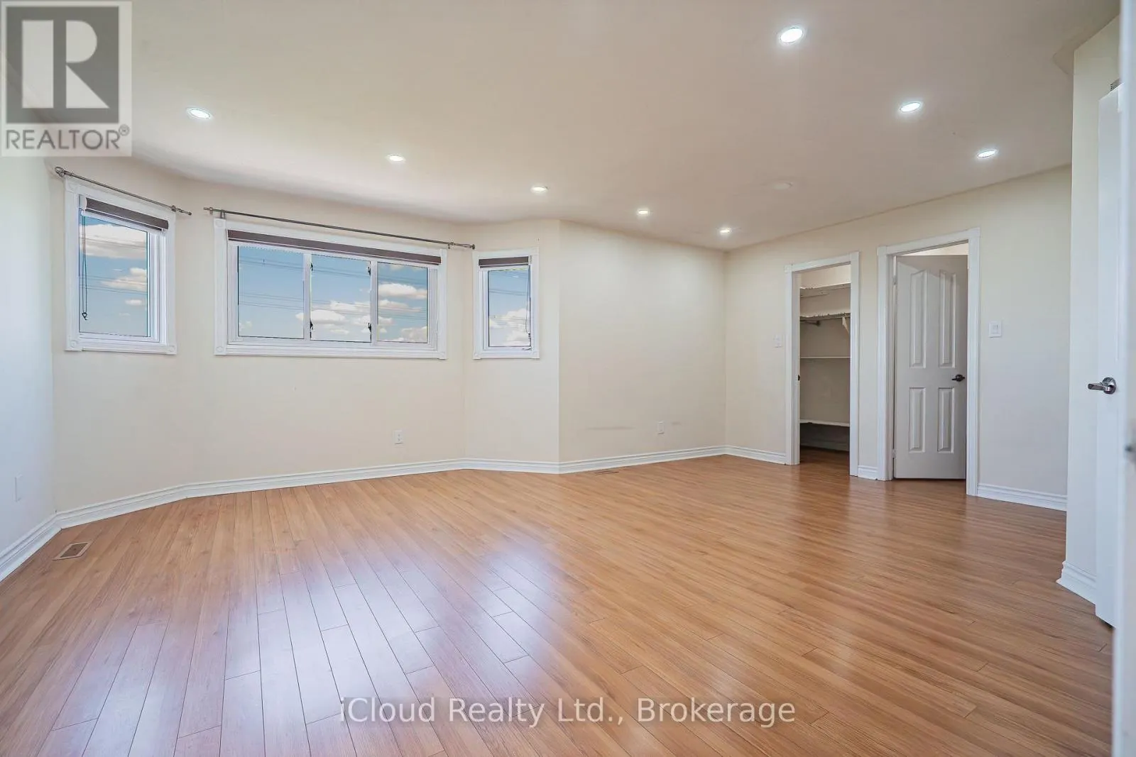 80 VENICE CRESCENT W