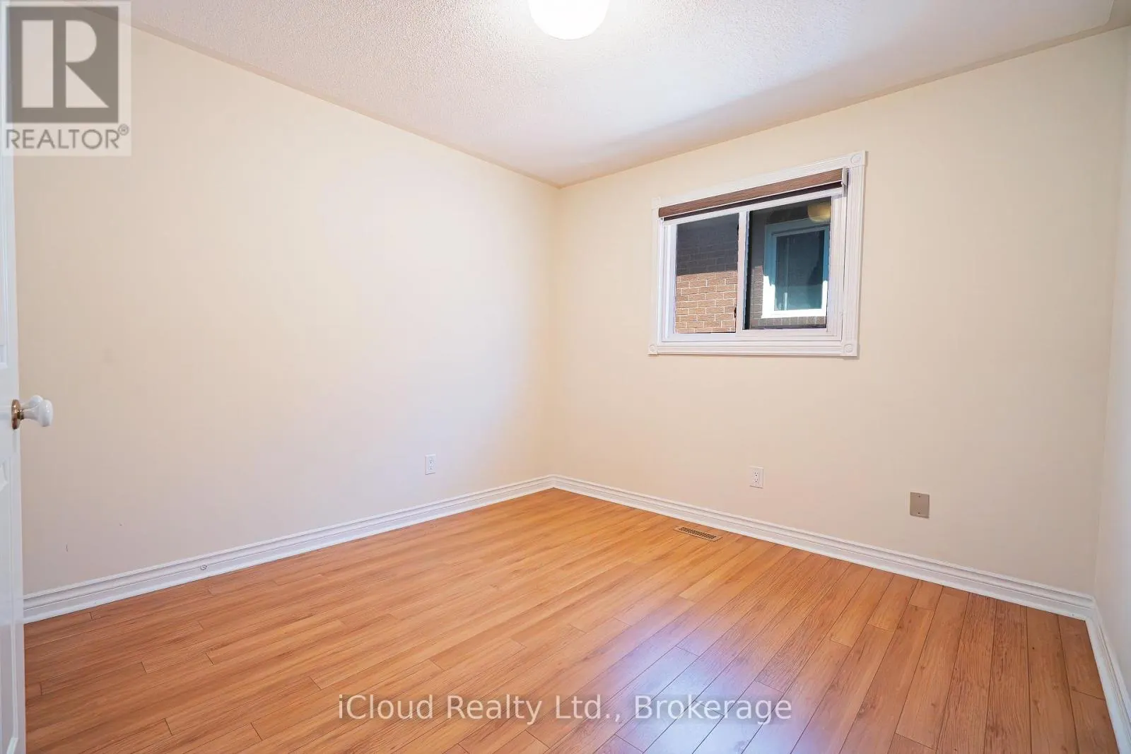 80 VENICE CRESCENT W