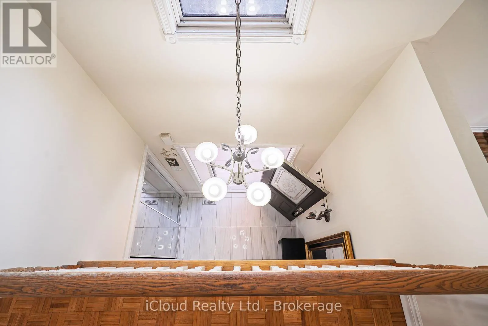 80 VENICE CRESCENT W