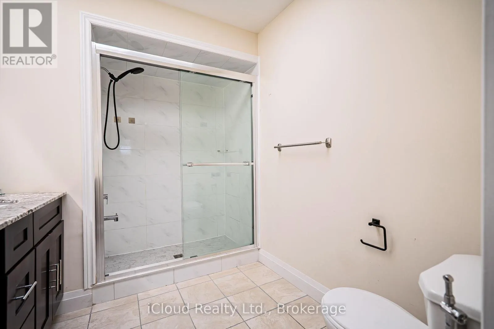 80 VENICE CRESCENT W