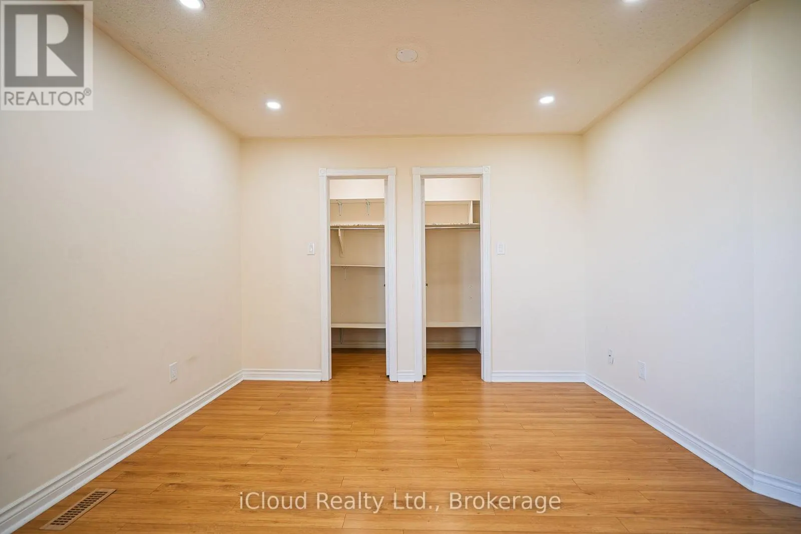 80 VENICE CRESCENT W