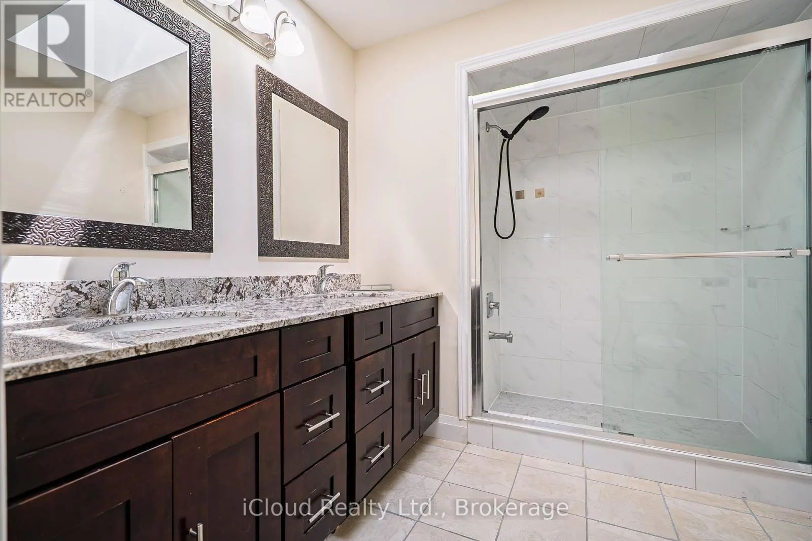 80 VENICE CRESCENT W