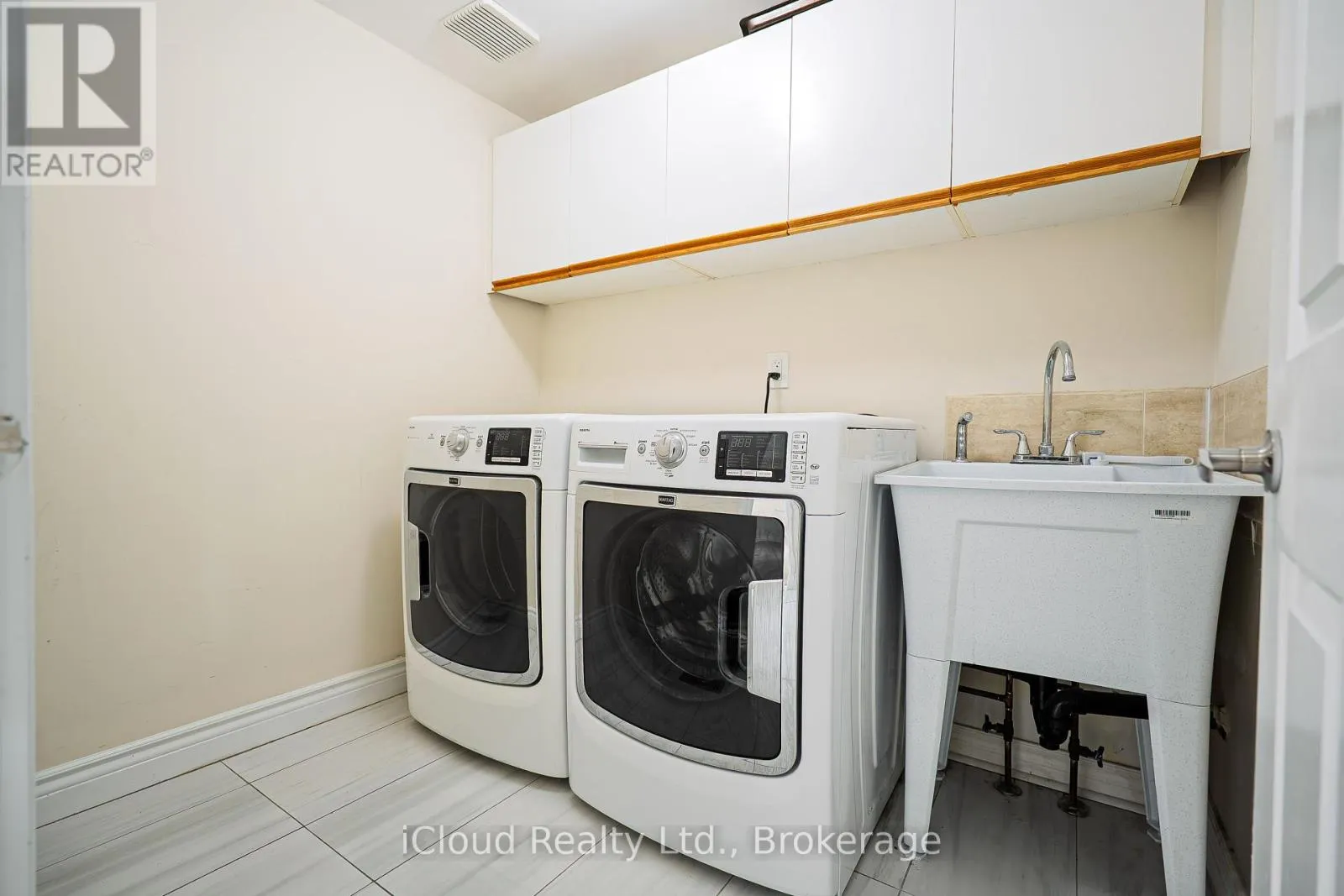 80 VENICE CRESCENT W