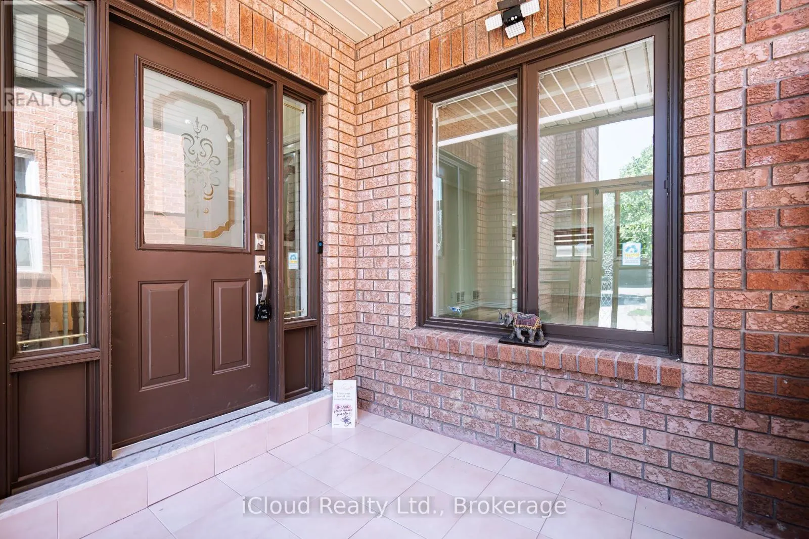 80 VENICE CRESCENT W