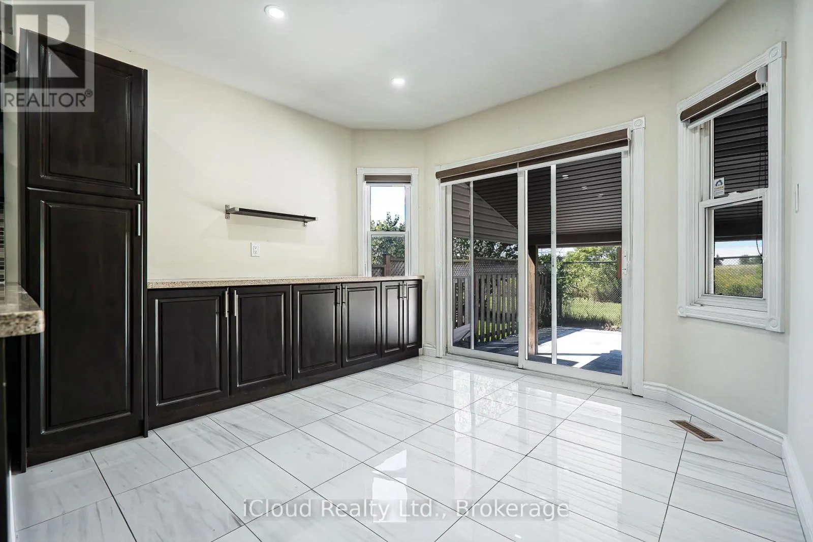 80 VENICE CRESCENT W