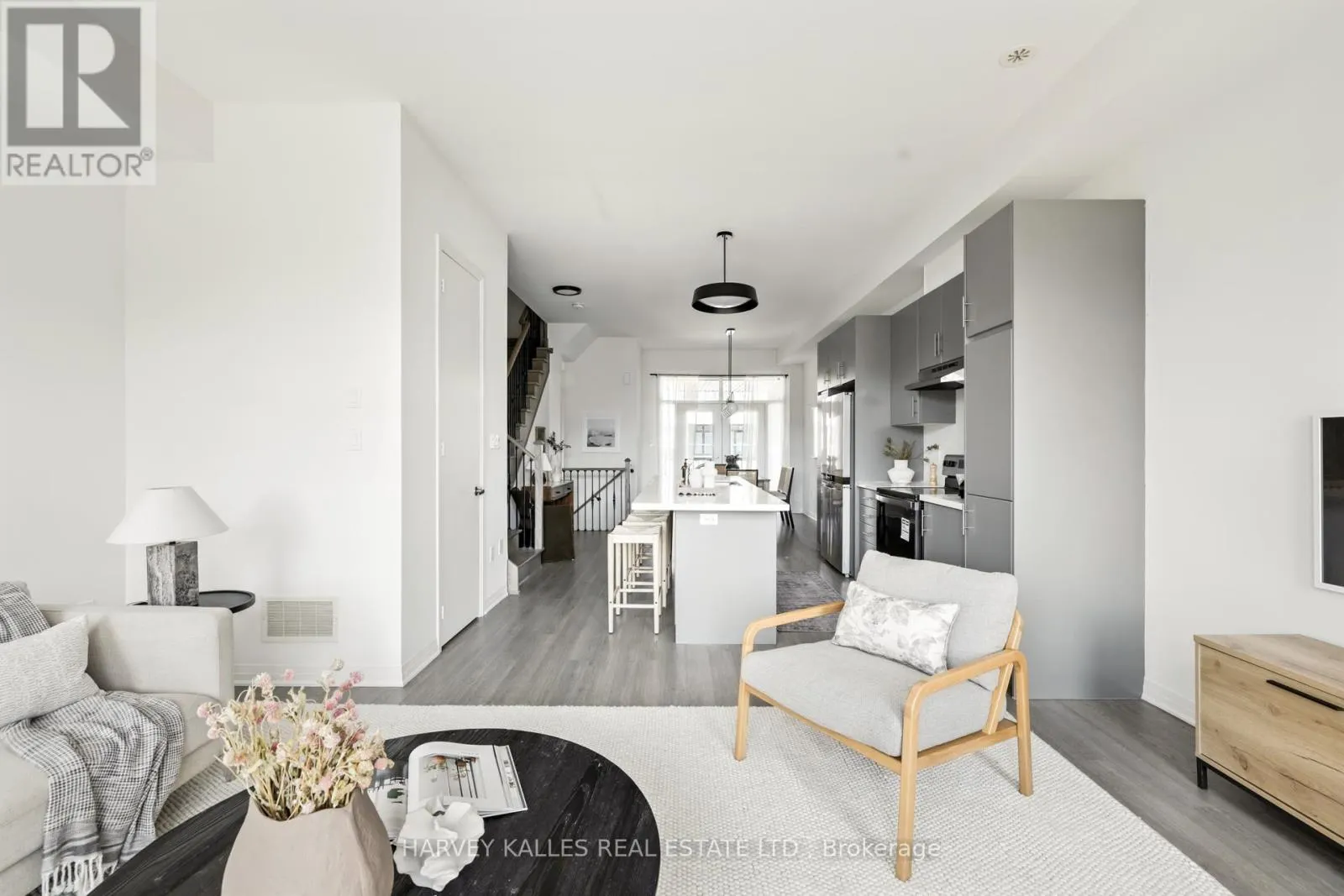 37 ARIANNA CRESCENT