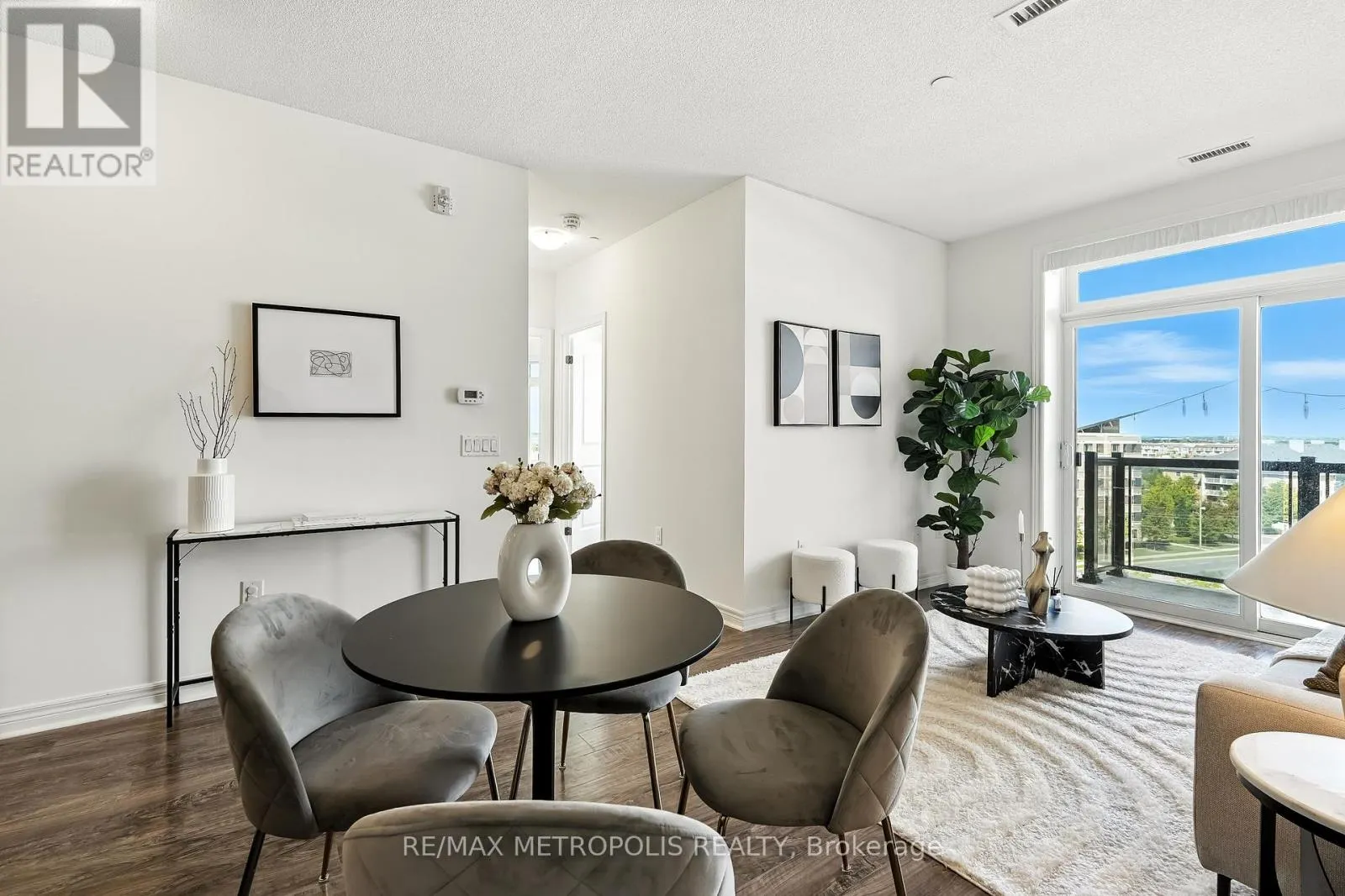 729 - 7325 MARKHAM ROAD