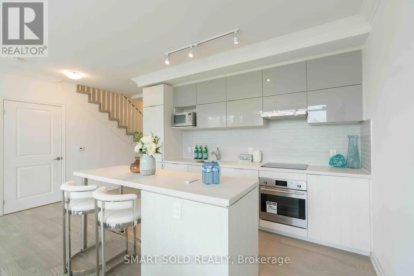 103 - 18 ROUGE VALLEY DRIVE