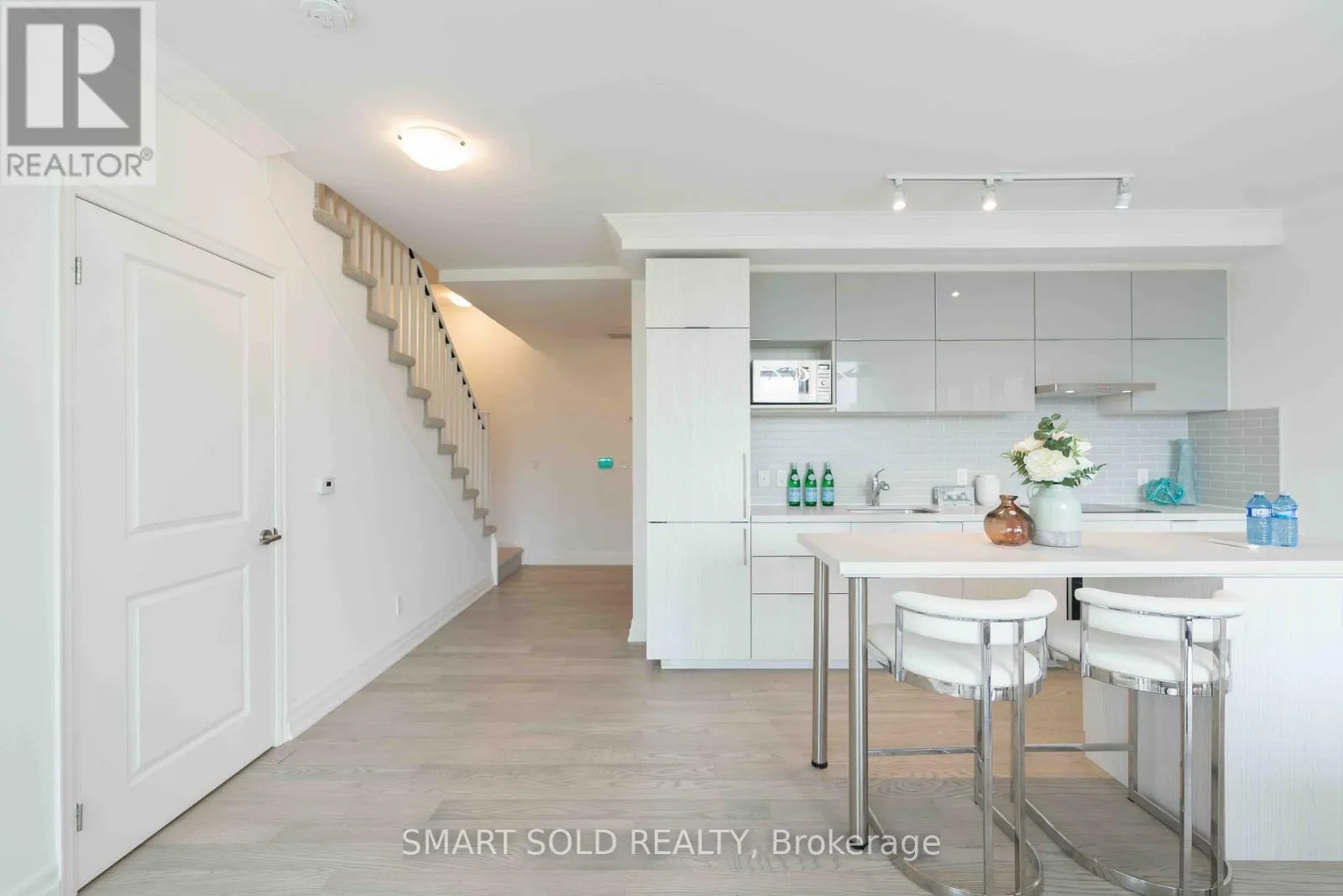 103 - 18 ROUGE VALLEY DRIVE