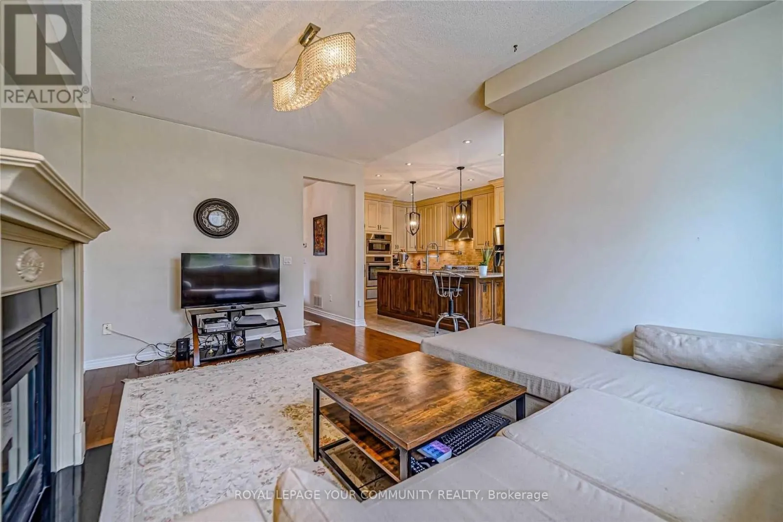 106 SNOWY MEADOW AVENUE