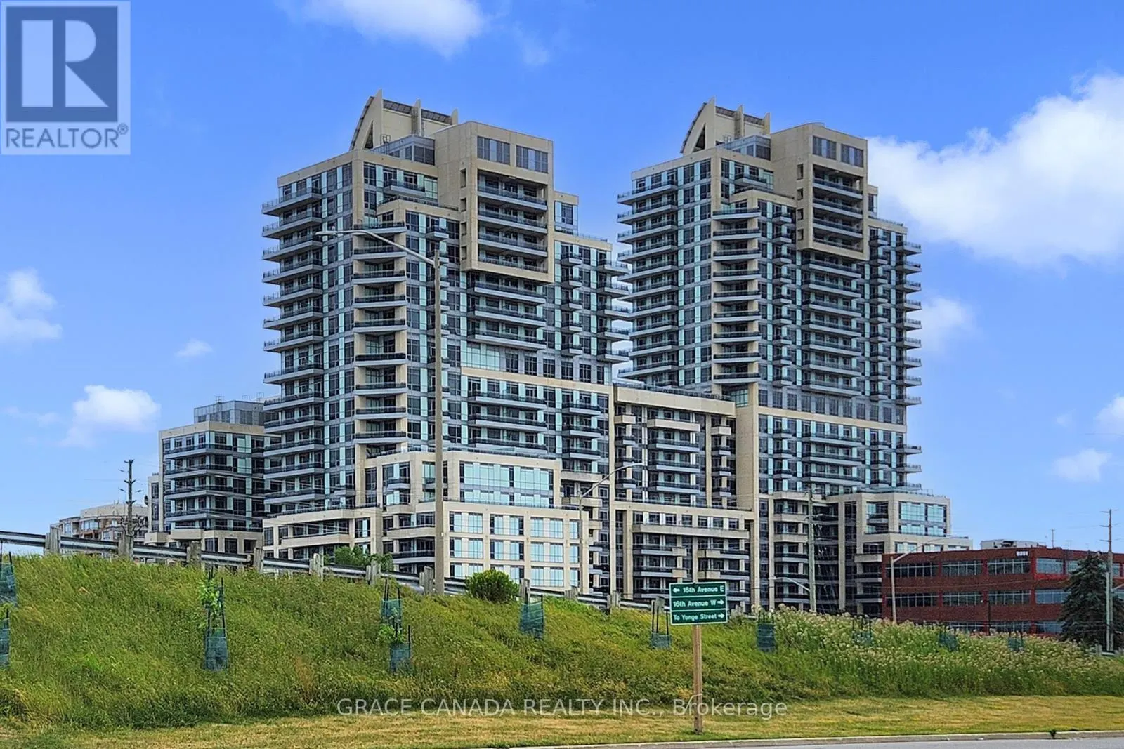 409 - 9205 YONGE STREET