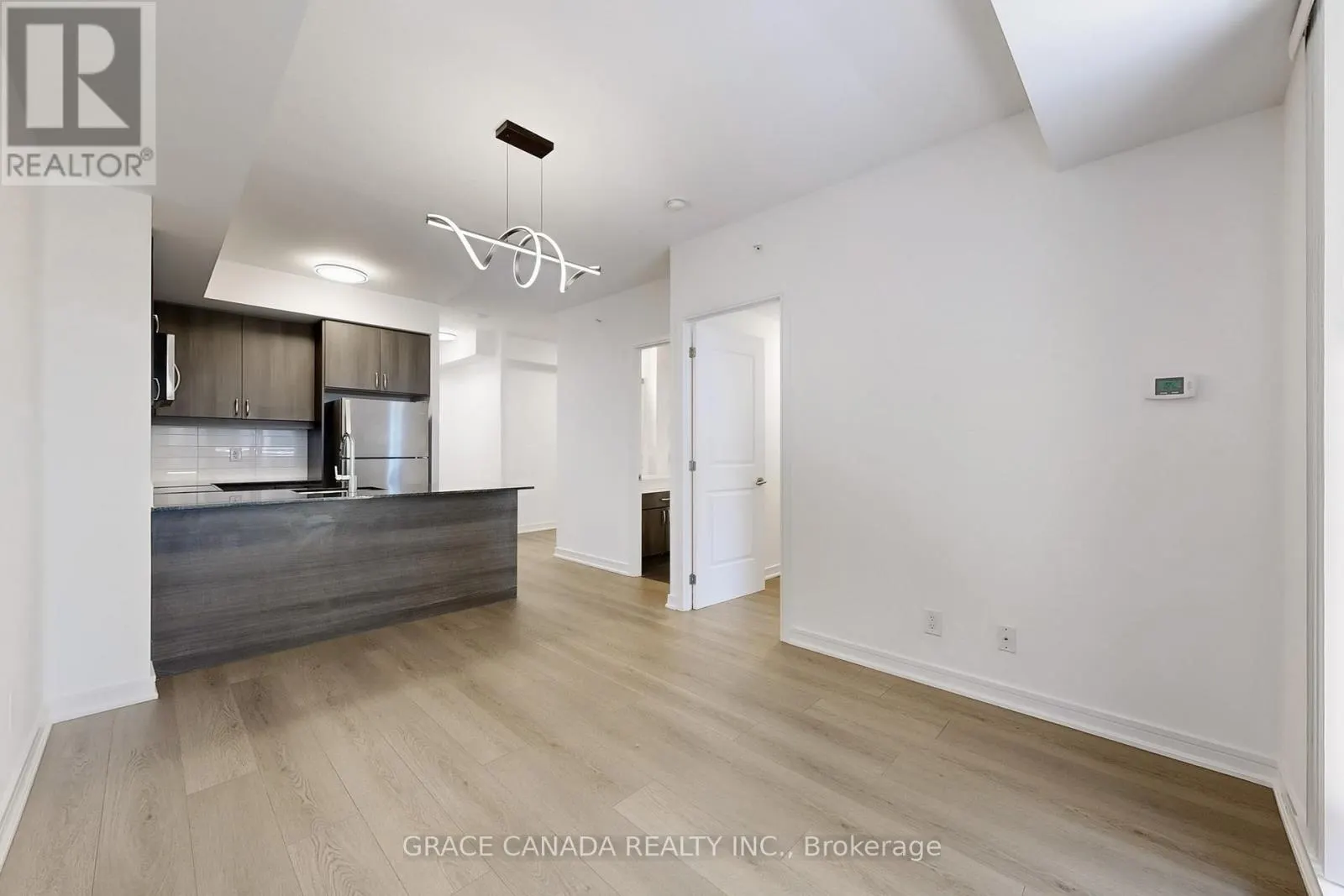 409 - 9205 YONGE STREET
