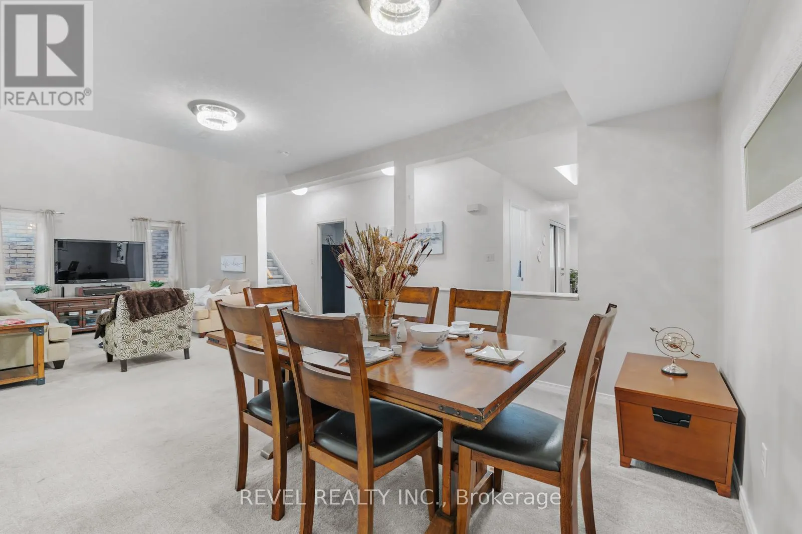 1254 LESLIE DRIVE
