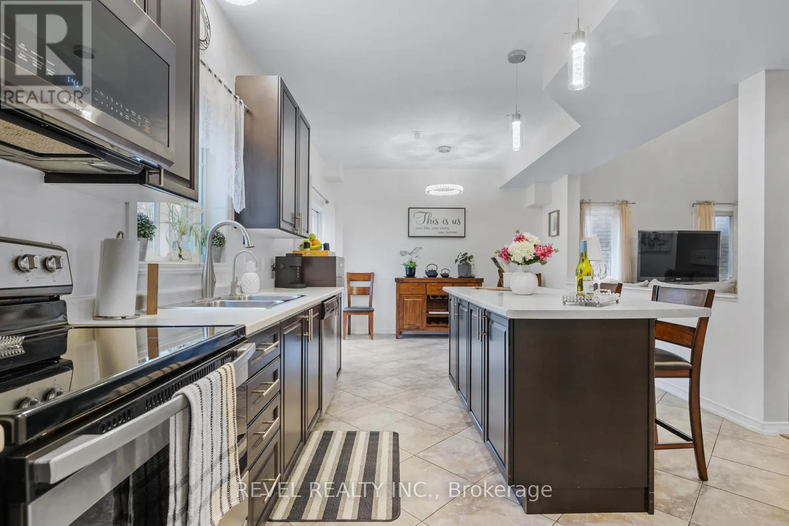1254 LESLIE DRIVE