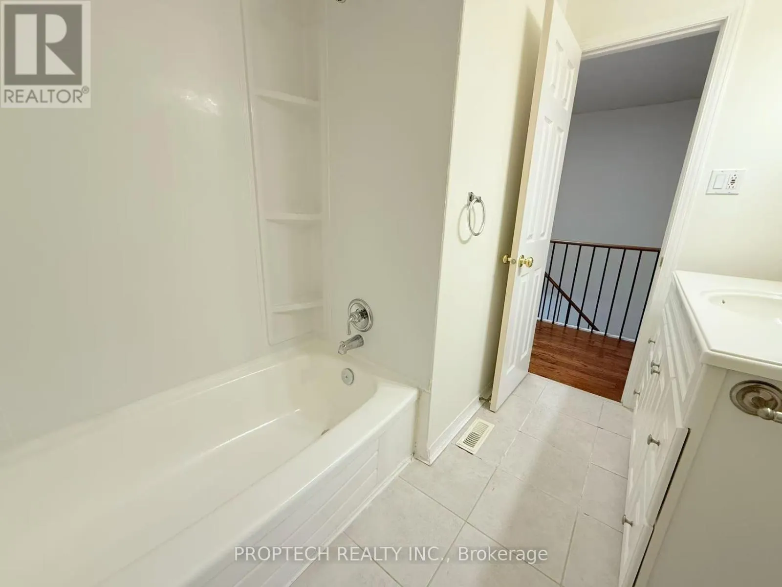 51 - 653 VILLAGE PARKWAY