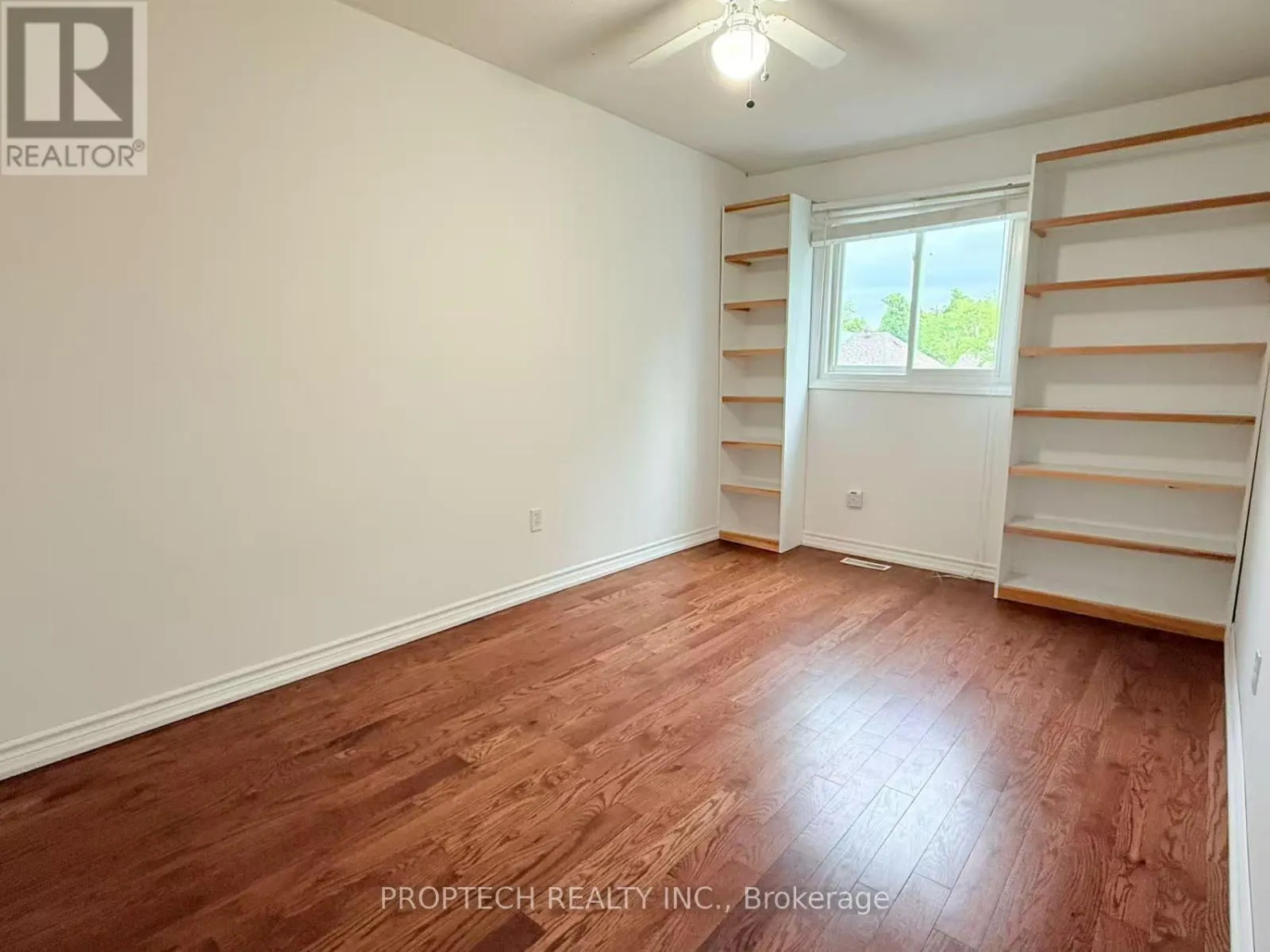 51 - 653 VILLAGE PARKWAY