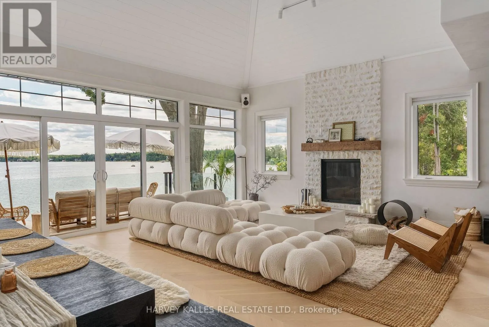 3421 CRESCENT HARBOUR ROAD