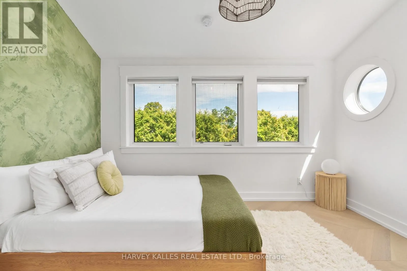 3421 CRESCENT HARBOUR ROAD