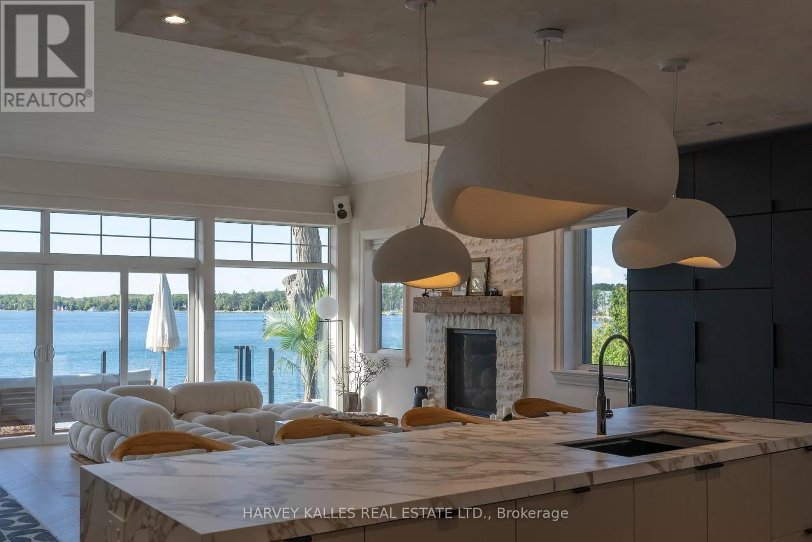 3421 CRESCENT HARBOUR ROAD