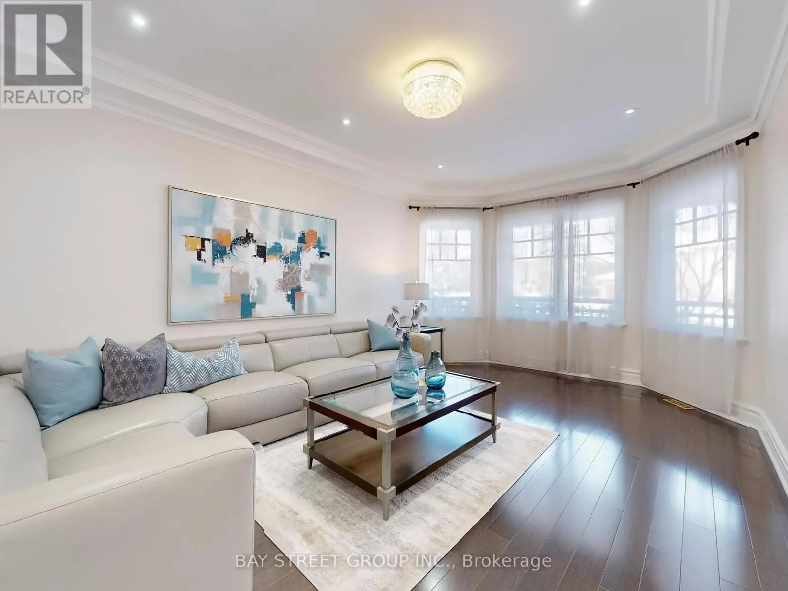 25 BROOKSHILL CRESCENT