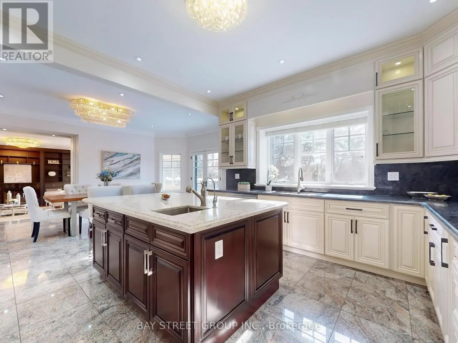 25 BROOKSHILL CRESCENT