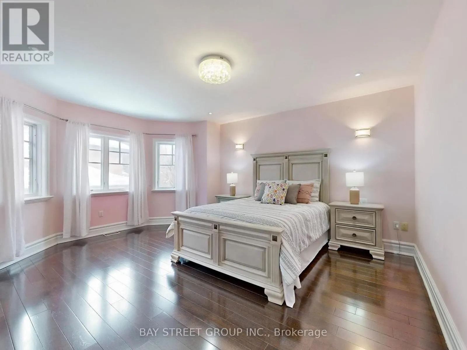 25 BROOKSHILL CRESCENT