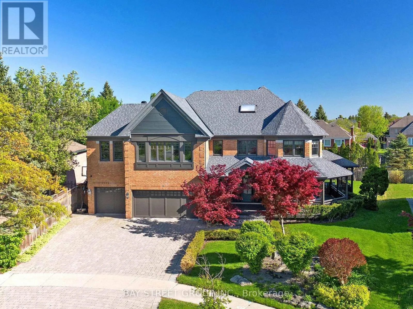 25 BROOKSHILL CRESCENT