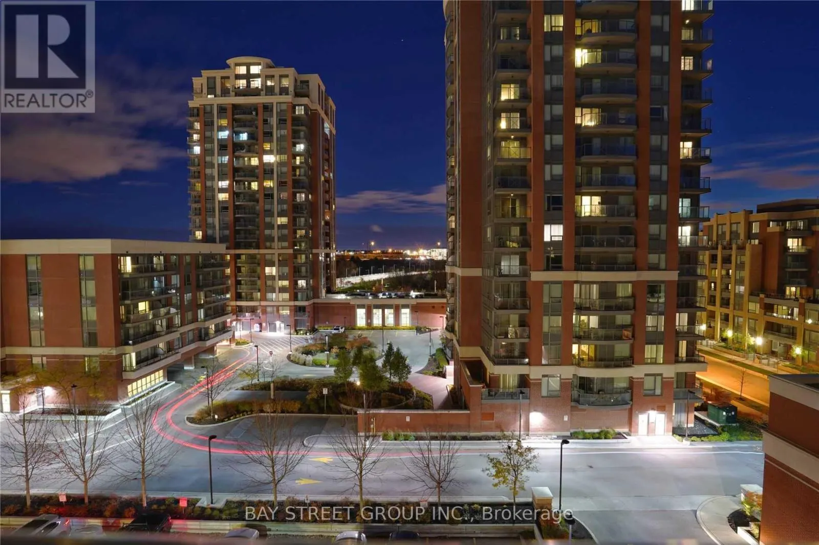 1 UPTOWN DRIVE