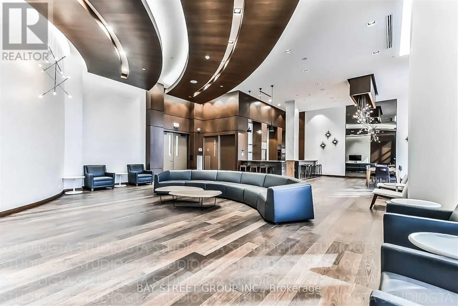 1 UPTOWN DRIVE