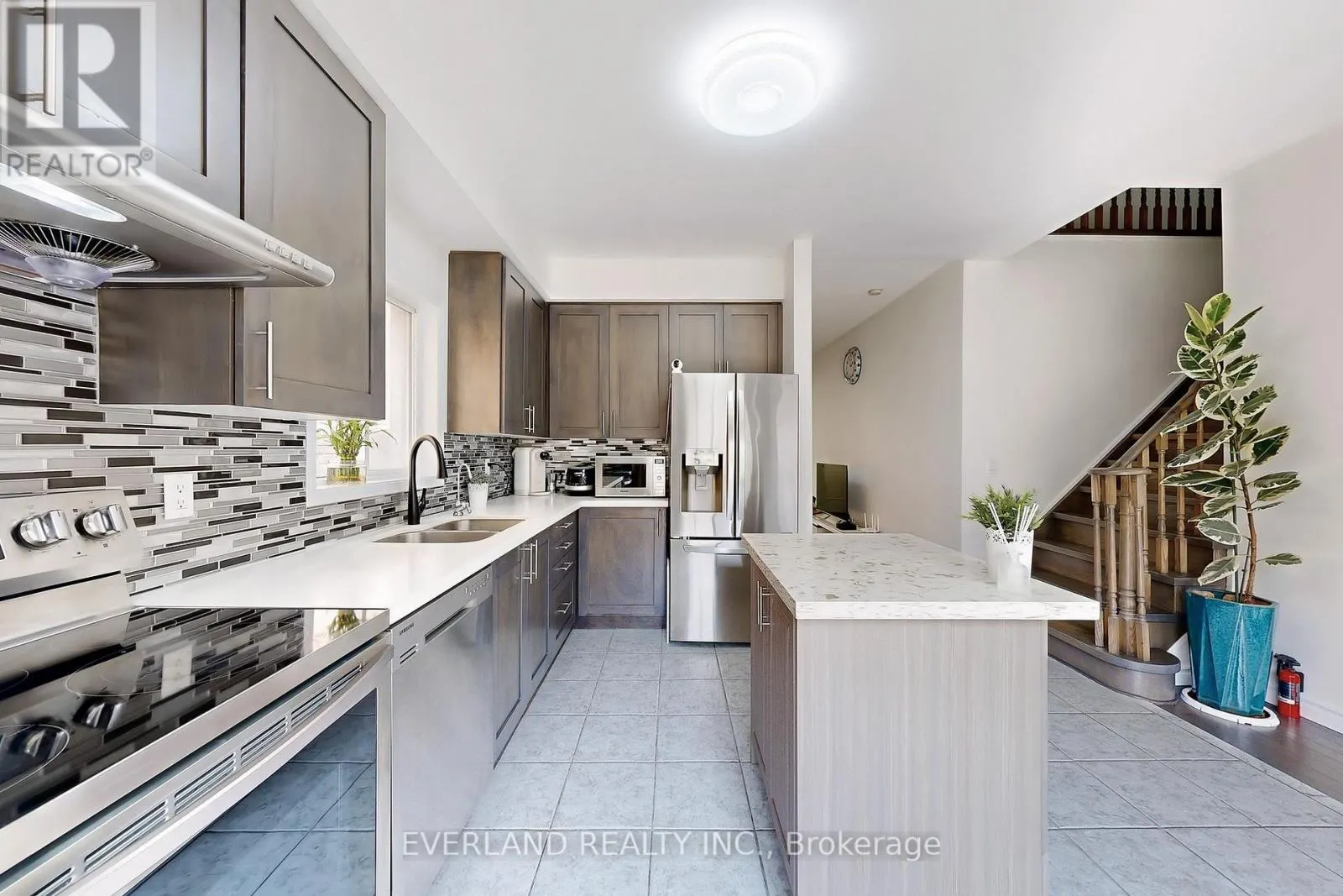 118 ORCHARD HILL BOULEVARD