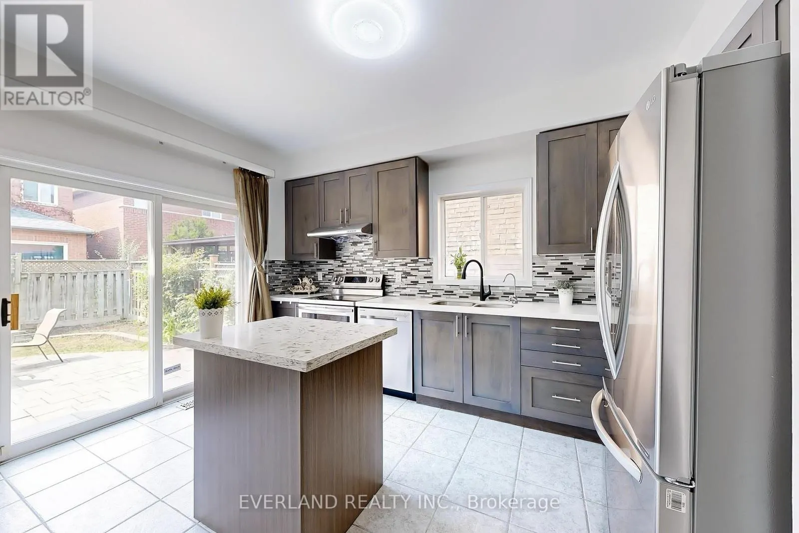 118 ORCHARD HILL BOULEVARD