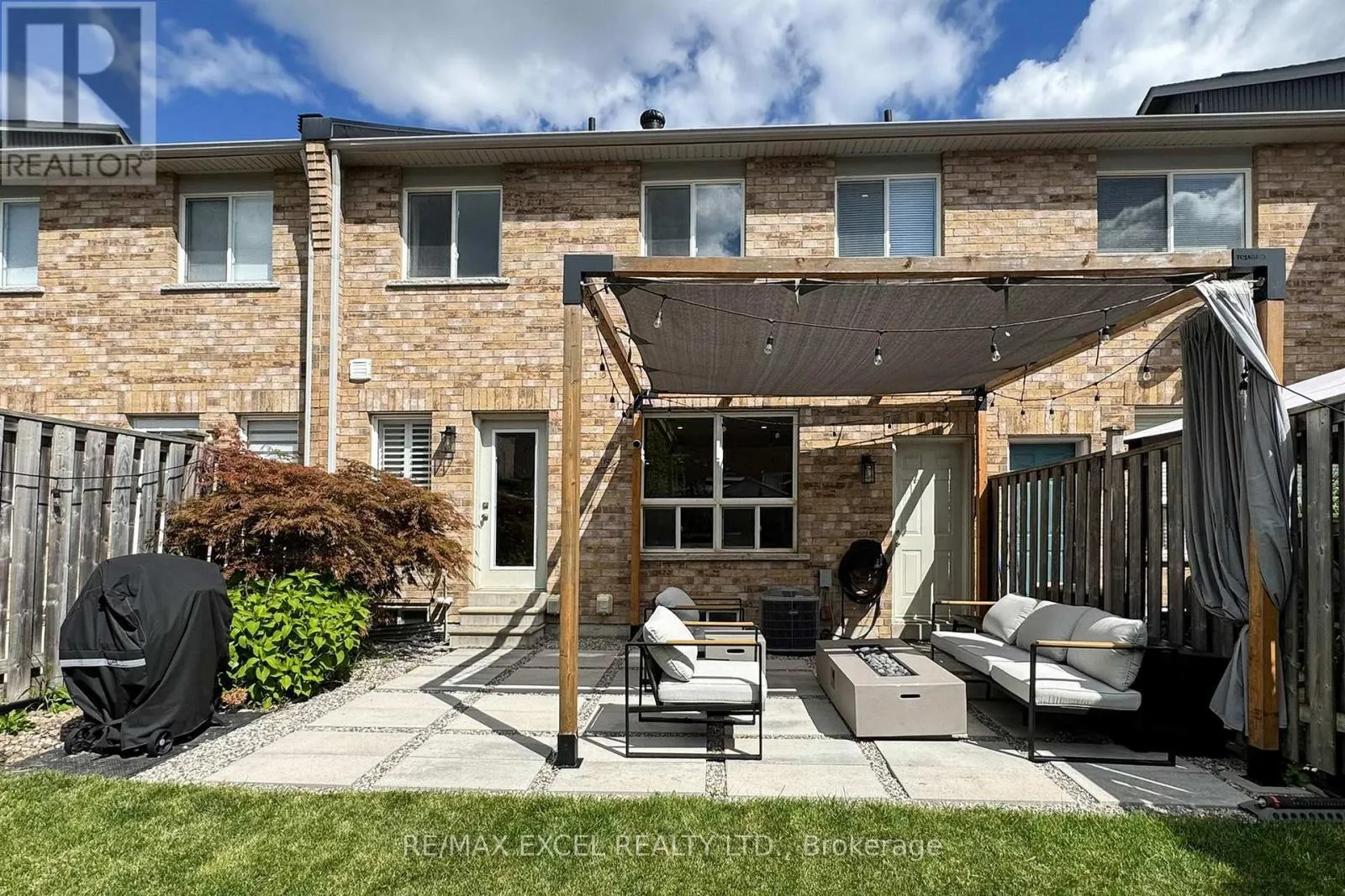 8 HARTMOOR STREET