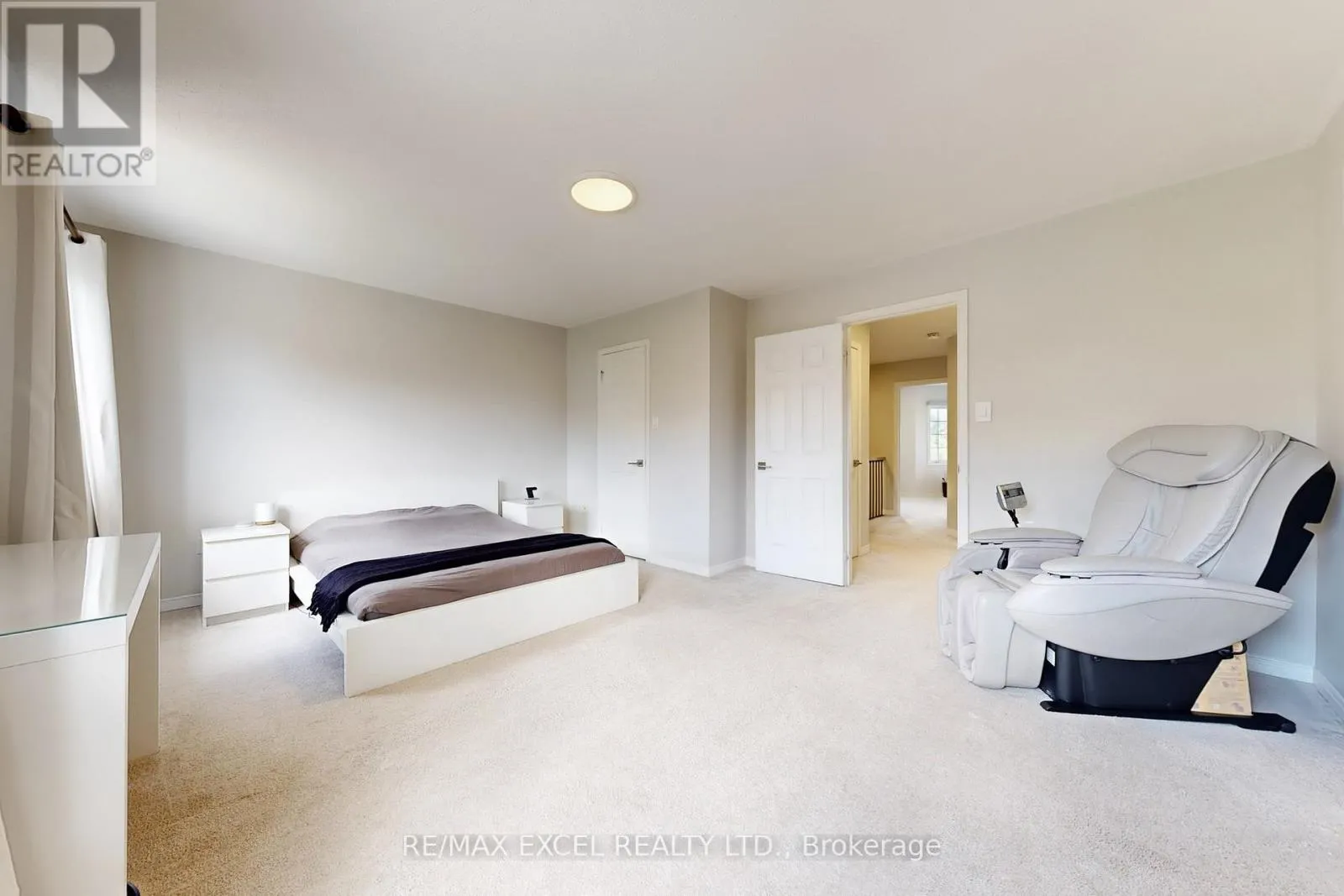 8 HARTMOOR STREET