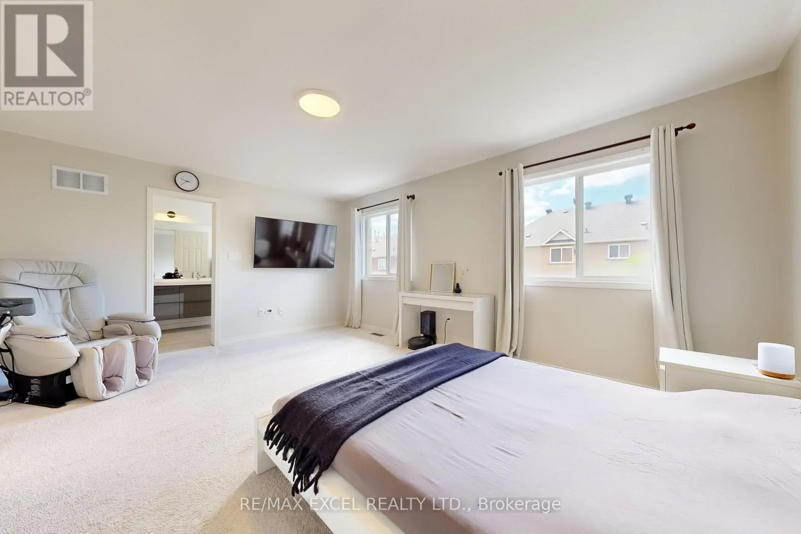 8 HARTMOOR STREET