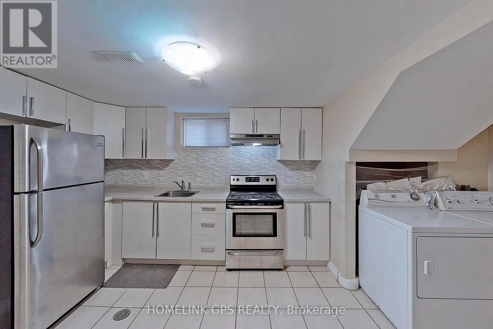 267 ELGIN MILLS ROAD W