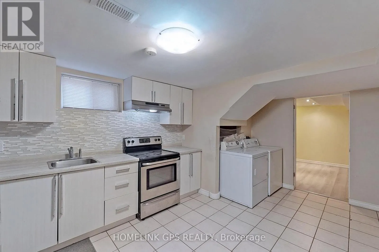 267 ELGIN MILLS ROAD W