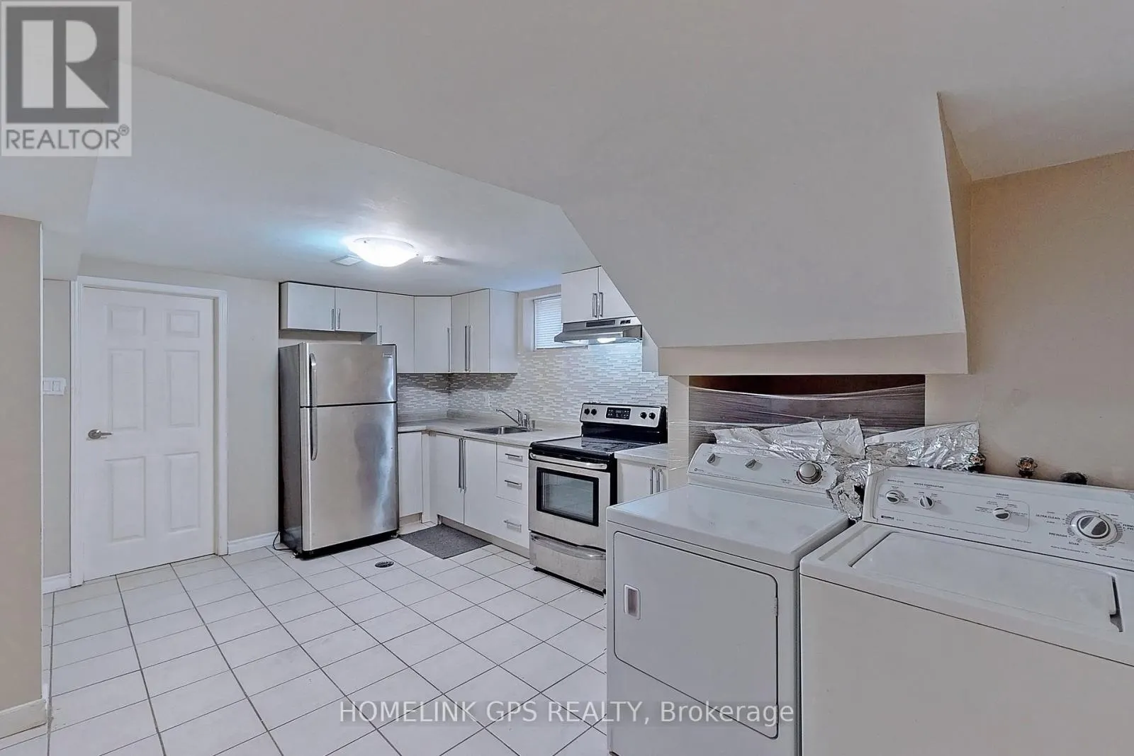 267 ELGIN MILLS ROAD W